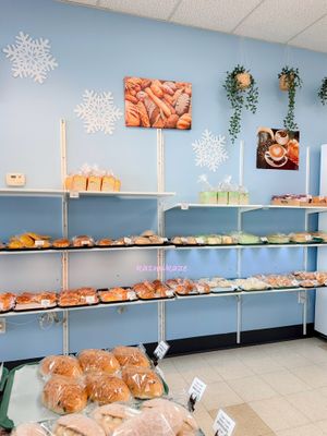 25.02.22 vegan options are on a table in the center (with many cold options in the fridge as well) at Family Baking in Chamblee