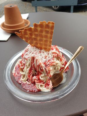  at Eisdiele Frohnatur in Kassel