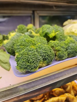 Broccoli 🥦 ~ 1/8/22 at Zi Zai Vegetarian 自在齋 - Circuit Rd in Central Singapore