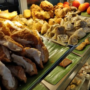 Tau pok, dumplings and tomatoes at Zi Zai Vegetarian 自在齋 - Circuit Rd in Central Singapore