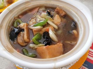 Claypot tofu at SHU Vegetarian 蔬方斋 - Woodlands in North Singapore