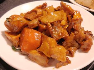 Mushroom dish at DīShuǐ Fāng 滴水坊 in Yilan