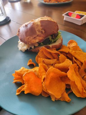 Portobello sandwich with sweet potato chips at The Green Witch in Highland