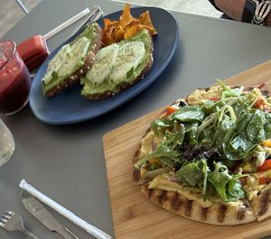 Avocado toast, veggie flatbread and ABC juice  at The Green Witch in Highland