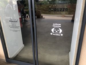 dogs welcome  at Peruzza in Ljubljana