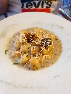 Again Gnocchi with truffle sauce and smoked tofu at Dalmatino in Hvar