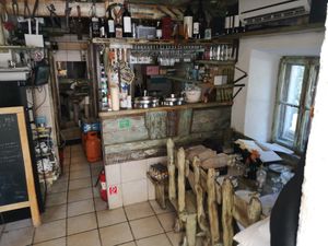 The small inside of the restaurant at Sakajet Food & Wine in Maslinica