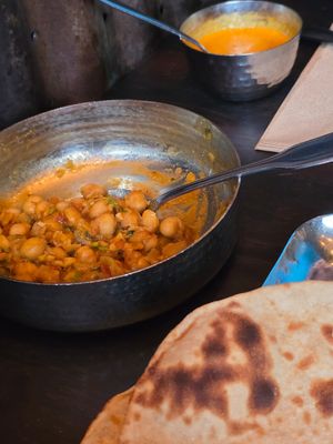 Chapati and channa masala at Bombay Street in Gothenburg