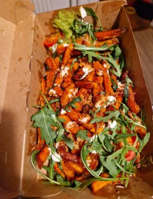 Guacamoly Fritten at Peter Pane - Holsten Str in Hamburg