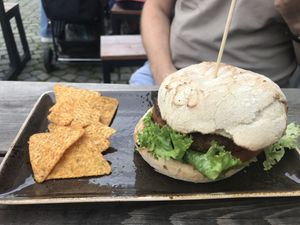 vegan burger with tortilla chips at Peter Pane in Lueneburg