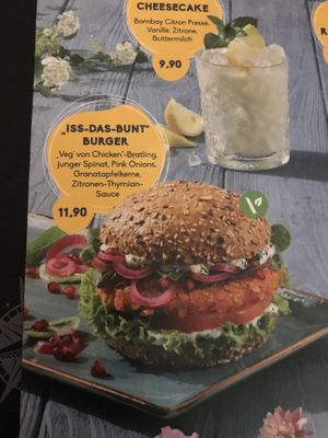 new sommer burger - delish  at Peter Pane in Lueneburg