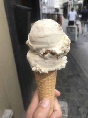 Vegan speculoos and vegan hazelnut   at Oyya in Ghent