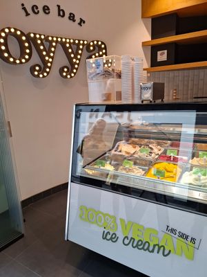 Vegan proposal, waffles are not vegan at Oyya in Ghent