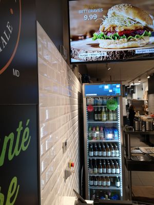 HC sticker on the fridge at Copper Branch - Nieuwstraat in Brussels