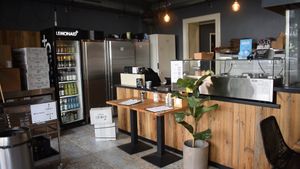 inside at VEG'D - Vegan Burgers - F-Hain in Berlin