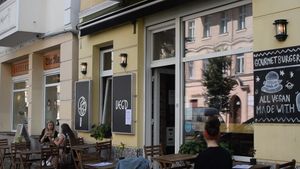 outside at VEG'D - Vegan Burgers - F-Hain in Berlin