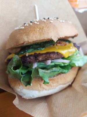 THE Burghain Burger at VEG'D - Vegan Burgers - F-Hain in Berlin