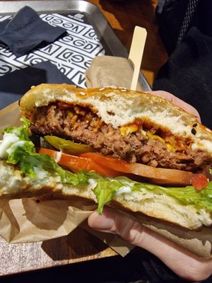BBQ burger at VEG'D - Vegan Burgers - F-Hain in Berlin