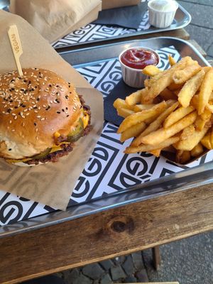 Lunch Deal 👌 at VEG'D - Vegan Burgers - F-Hain in Berlin