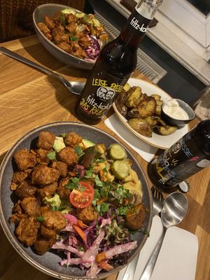 Junkie Bowls and Wedges 😍 at VEG'D - Vegan Burgers - F-Hain in Berlin