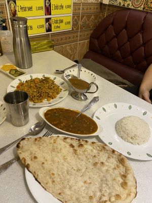 curry, naan at Persian Palace in Seoul