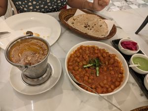 Daal Makana with black lentils, Chana Masala and Chapati at Primani's in Udon Thani