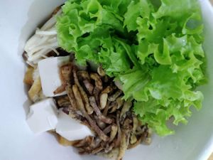 Noodles brew tomato seaweed ramen at Flavours by Saute 寻味•素特 in Central Singapore