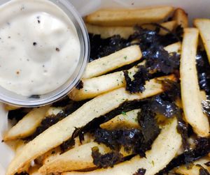 Vegan mayonnaise seaweed fries at Flavours by Saute 寻味•素特 in Central Singapore
