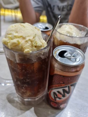 Rootbeer Float ~ 7/9/22 at Flavours by Saute 寻味•素特 in Central Singapore