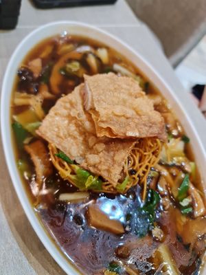 Lion Mane Thick Broth Yee Noodle ~  30/11/22 at Flavours by Saute 寻味•素特 in Central Singapore