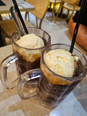 Rootbeer Float ~ 11/12/23 at Flavours by Saute 寻味•素特 in Central Singapore