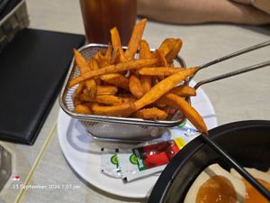 Sweet potatoes fries at Flavours by Saute 寻味•素特 in Central Singapore
