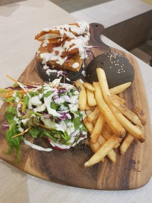 Ah Pui Burger at Flavours by Saute 寻味•素特 in Central Singapore