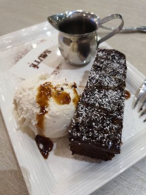 Awesome Vegan Brownie 😍 ~ Circuit Breaker Period Phrase 2 at Flavours by Saute 寻味•素特 in Central Singapore