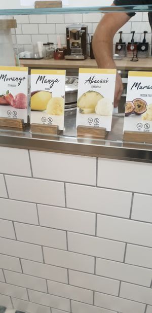 Quite a few vegan options, all clearly labelled at Nutwood in Ericeira