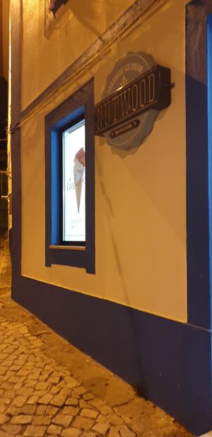 Outside at Nutwood in Ericeira