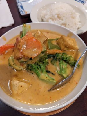 Peanut tofu curry at Thai House in Logan