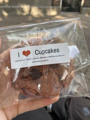 Red velvet cookie at I Love Cupcakes in Utrecht