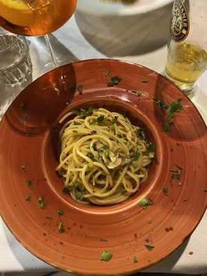 Pasta Aglio Olio at Su Ghetto in Rome