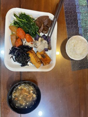 Radish and carrots, herbal stew, greens  at Yuè Dé SùShí 悅德素食 in Yilan