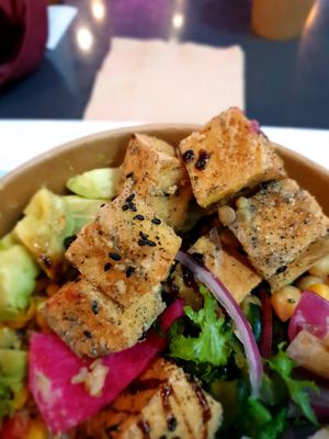 tofu was great at Hooked Poke 훅트포케 in Seoul