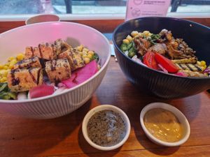 The two vegan options:) at Hooked Poke 훅트포케 in Seoul