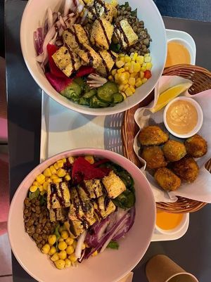  at Hooked Poke 훅트포케 in Seoul