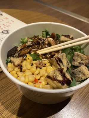   at Hooked Poke 훅트포케 in Seoul