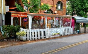 Outdoor seating at Top Burmese in Portland
