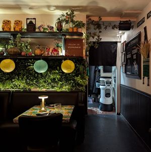 interior at Top Burmese in Portland