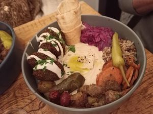 Plate with falafel at Pois Chiche in Brussels
