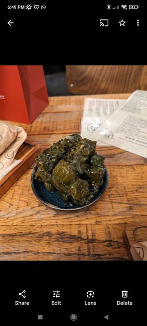 Vine leaves at Pois Chiche in Brussels