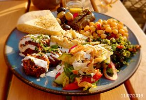 vegan "assiette" falafels at Pois Chiche in Brussels