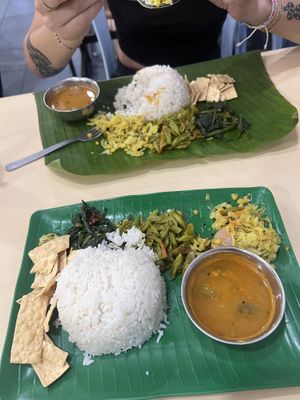 Mix vegetable curry and banana leaf set (same dishes) (did not feel full at all)  at Sri Brinchang in Tanah Rata